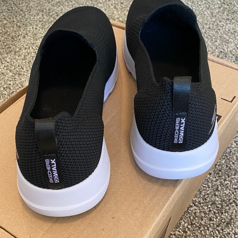 Skechers Women's Black Slip-On Air Cooled GOGA Mat Athletic Shoes - Picture 6 of 7